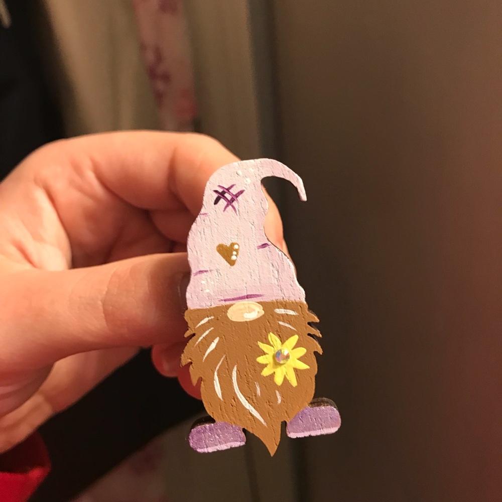 Gnome pins